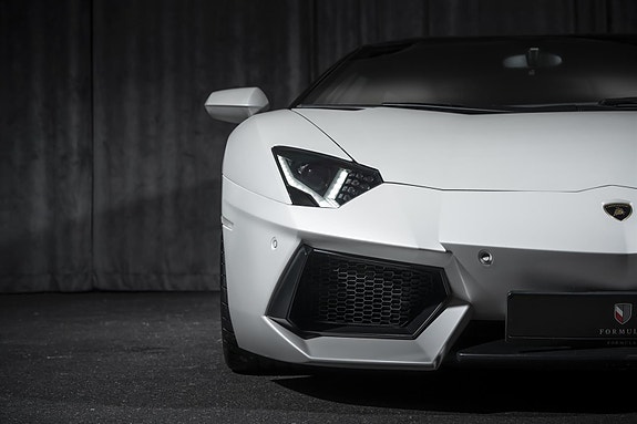 Lamborghini Aventador 20 of 30