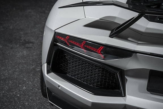 Lamborghini Aventador 22 of 30