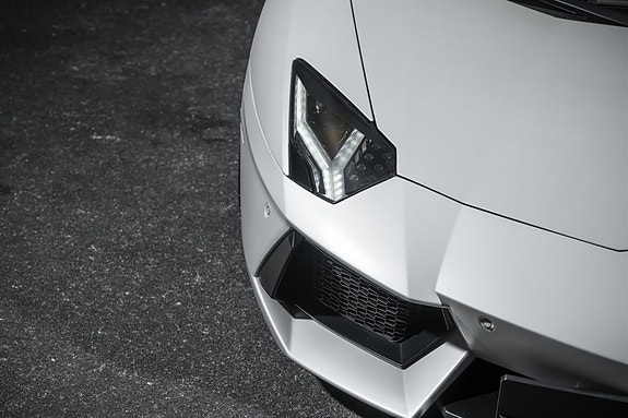 Lamborghini Aventador 21 of 30