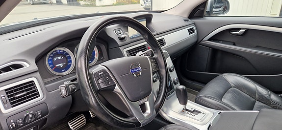 Volvo V70 4 of 30