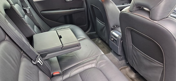 Volvo V70 14 of 30