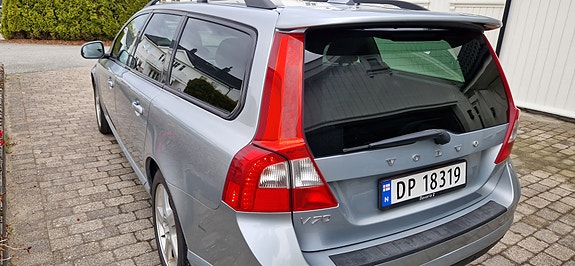 Volvo V70 3 of 30
