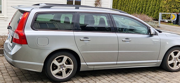 Volvo V70 5 of 30