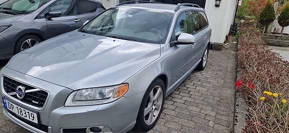 Volvo V70 2 of 30