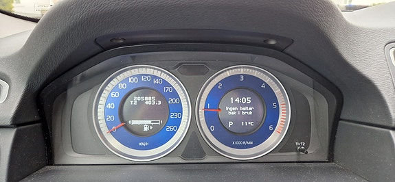 Volvo V70 13 of 30