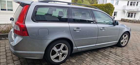 Volvo V70 28 of 30