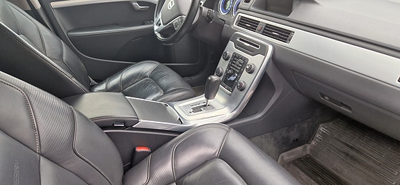 Volvo V70 19 of 30