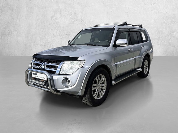 Mitsubishi Pajero 3 of 16