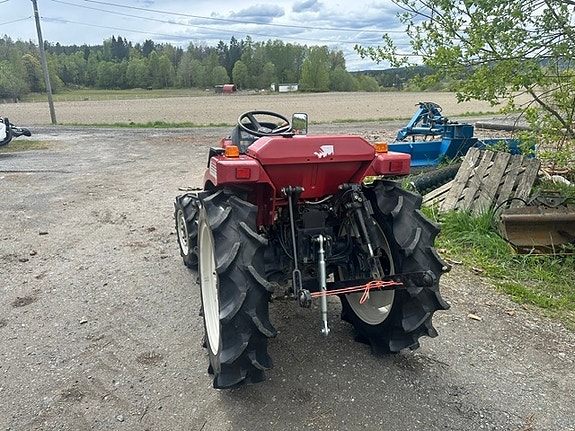 Mitsubishi MT205 4 of 6