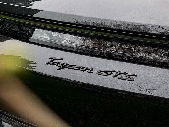 Porsche Taycan 5 of 5