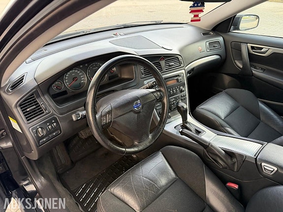 Volvo S60 15 of 30