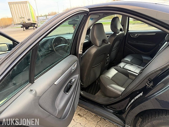 Volvo S60 16 of 30