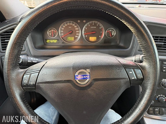Volvo S60 26 of 30