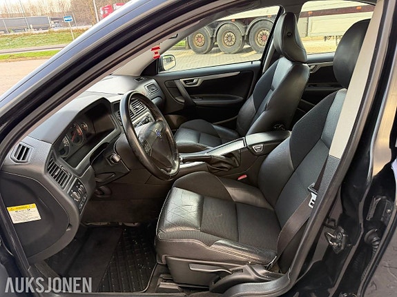 Volvo S60 13 of 30