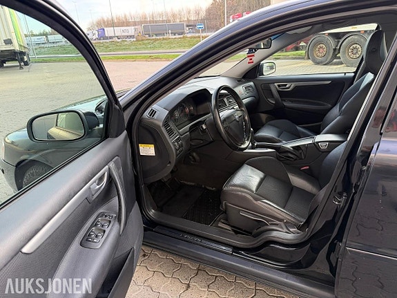 Volvo S60 14 of 30