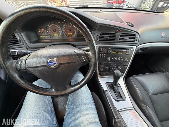 Volvo S60 27 of 30