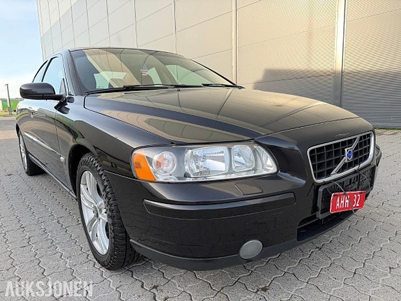 Volvo S60 4 of 30