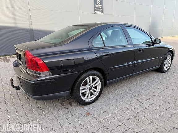 Volvo S60 8 of 30