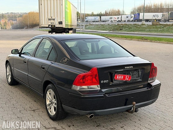 Volvo S60 11 of 30