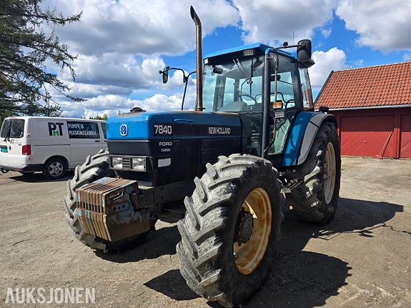 New Holland 7840