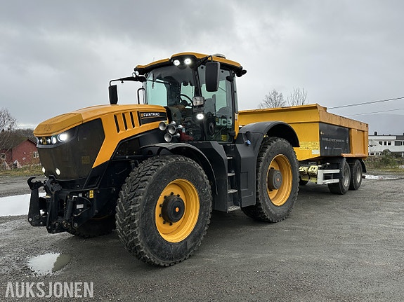 JCB Fastrac 8330