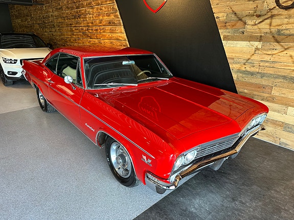 Chevrolet Impala 4 of 5
