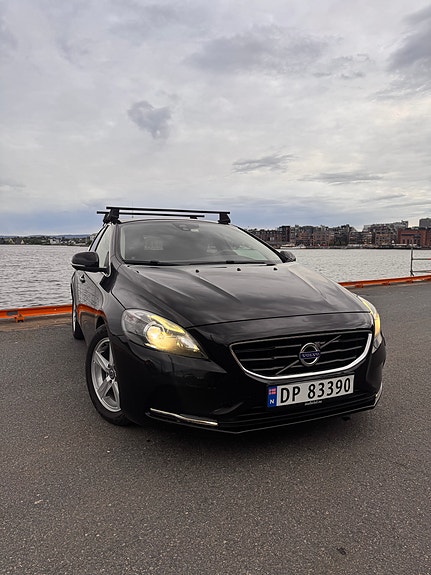 Volvo V40 3 of 25