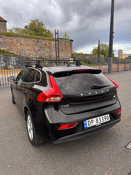 Volvo V40 4 of 25