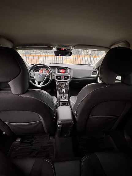 Volvo V40 14 of 25