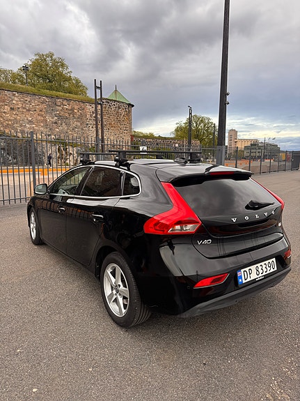 Volvo V40 5 of 25