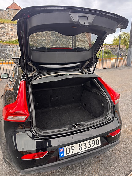 Volvo V40 7 of 25