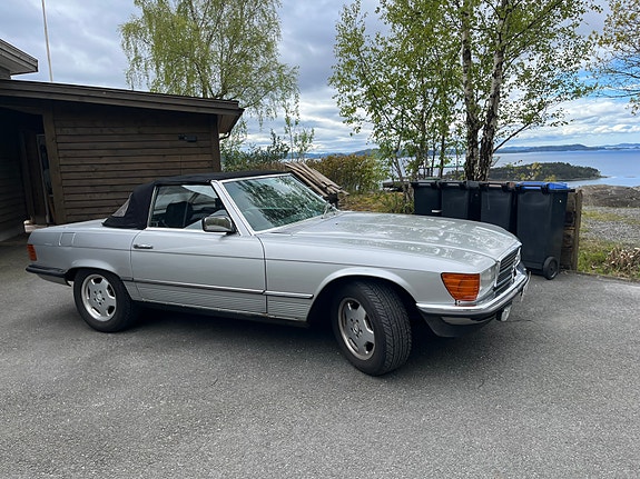 Mercedes-Benz SL280 7 of 12