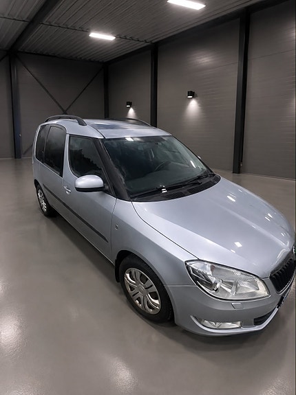 Skoda Roomster 2 of 3