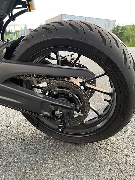 Yamaha R7 4 of 9