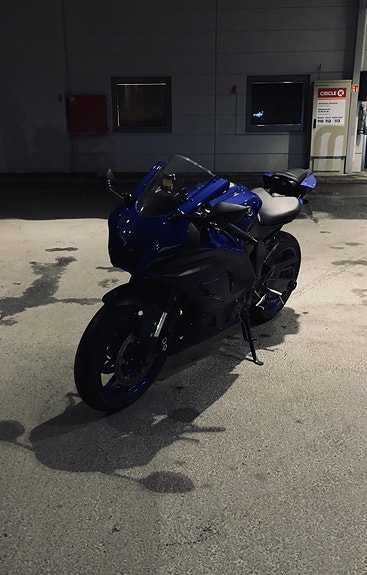 Yamaha R7 9 of 9