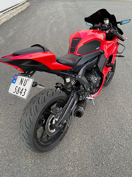 Yamaha R7 7 of 9