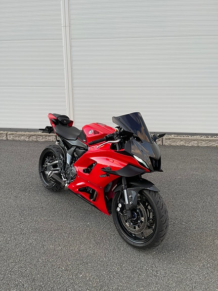 Yamaha R7 8 of 9