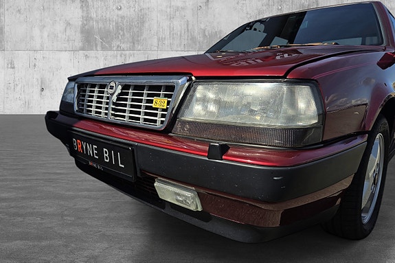 Lancia Thema 2 of 26