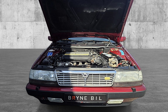Lancia Thema 25 of 26