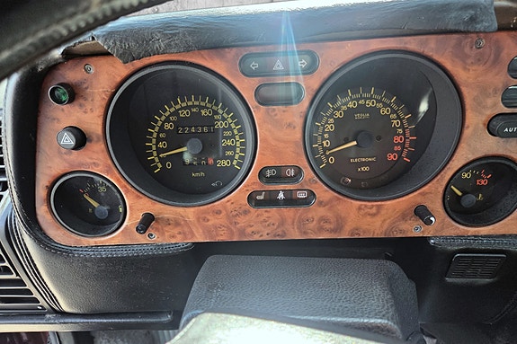 Lancia Thema 20 of 26