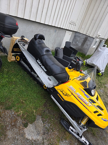 Ski-doo Summit 3 of 5