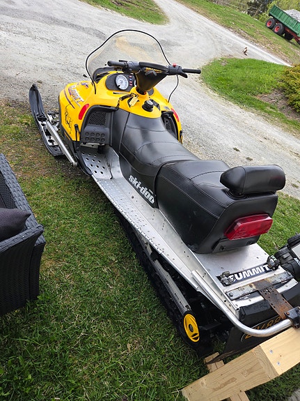 Ski-doo Summit 4 of 5