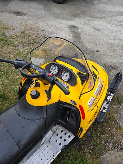 Ski-doo Summit 2 of 5
