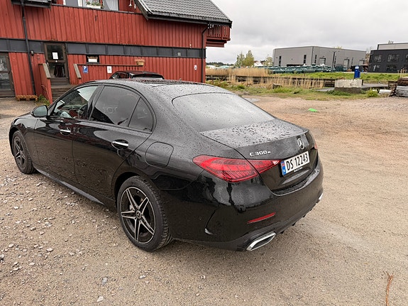 Mercedes-Benz C300 e 4 of 8
