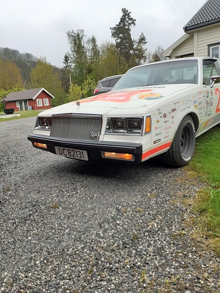 Buick Regal 2 of 4