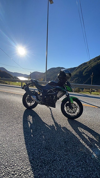 Kawasaki Z 125 4 of 7