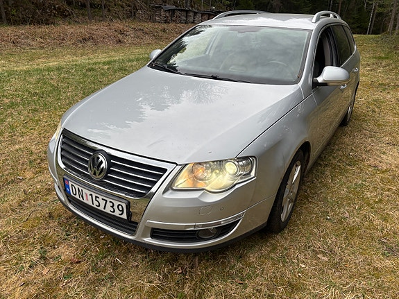 Volkswagen Passat 2 of 5