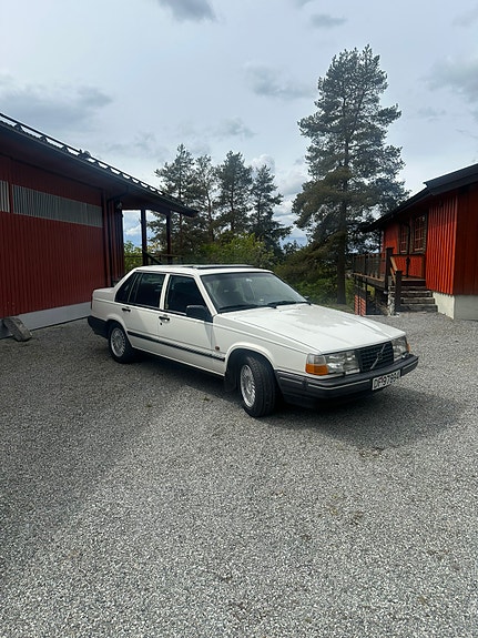 Volvo 940 2 of 5