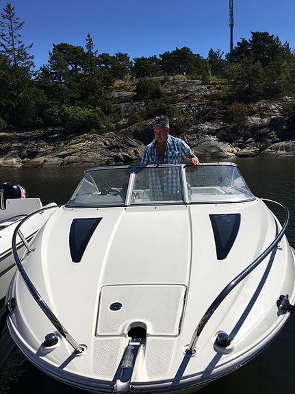 Bayliner 642 Cuddy 3 of 5