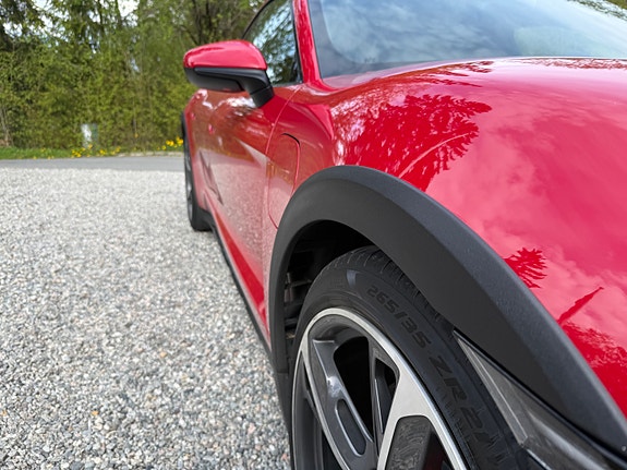 Porsche Taycan Cross Turismo 15 of 30